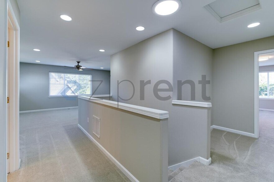 Building Photo - 23620-23230 230th Pl SE