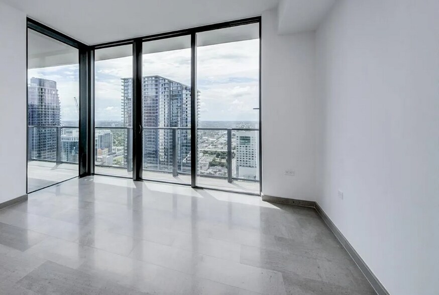 Building Photo - 68 SE 6th St