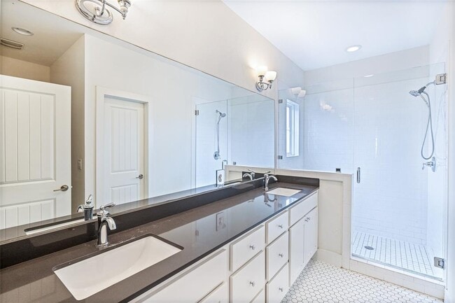 Building Photo - 1213 Eleanor St