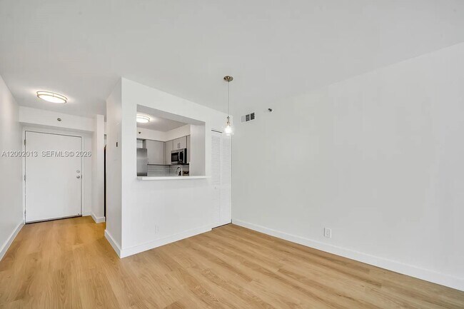 Building Photo - 501 SW 1st St