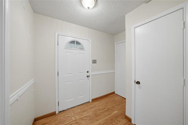 Building Photo - 1129 W Hills Terrace