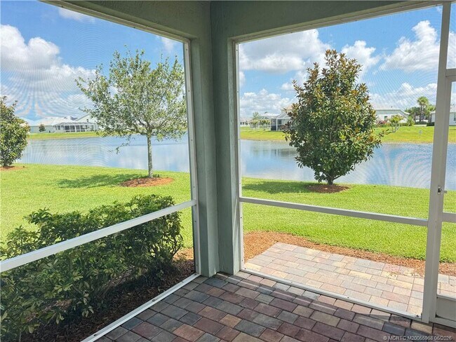 Building Photo - 10214 SW Captiva Dr