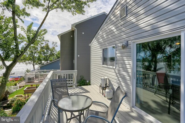 Building Photo - Stunning Waterfront 3bd/2.5ba in Glen Burnie with Deep-water Boat Dock, CAC, Renovated and more!