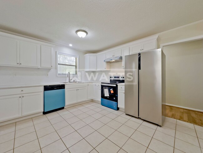 Building Photo - Charming 3-Bedroom 2.5 Bath Home For Rent in Bessemer, AL