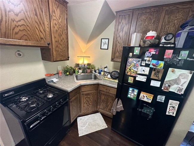 Building Photo - 613 3rd St SW