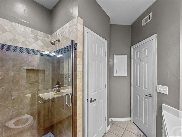 Building Photo - 2132 Cliffside Dr