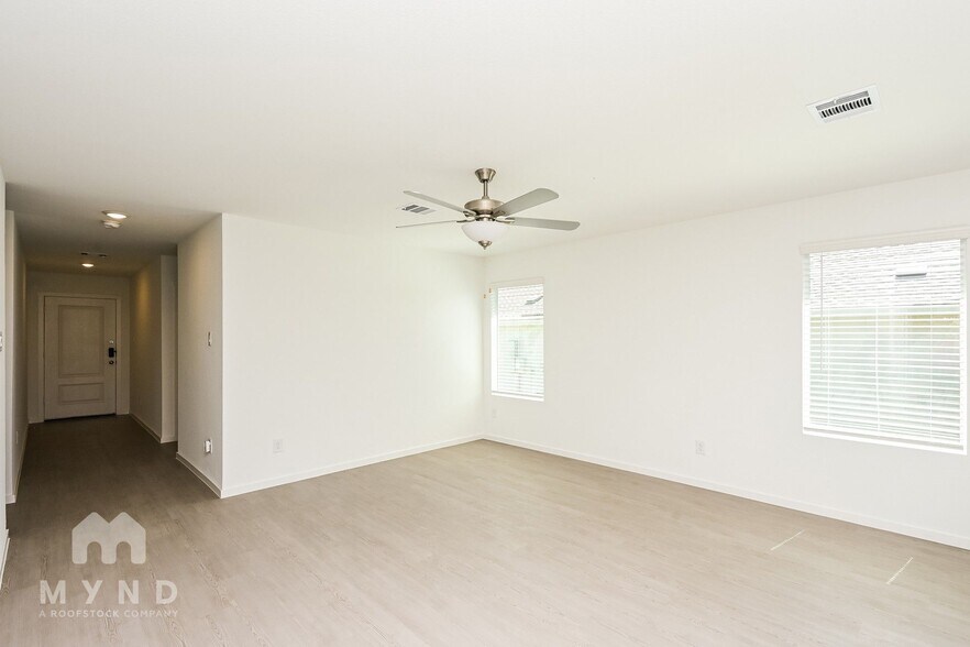 Building Photo - 2716 River Knl Ln