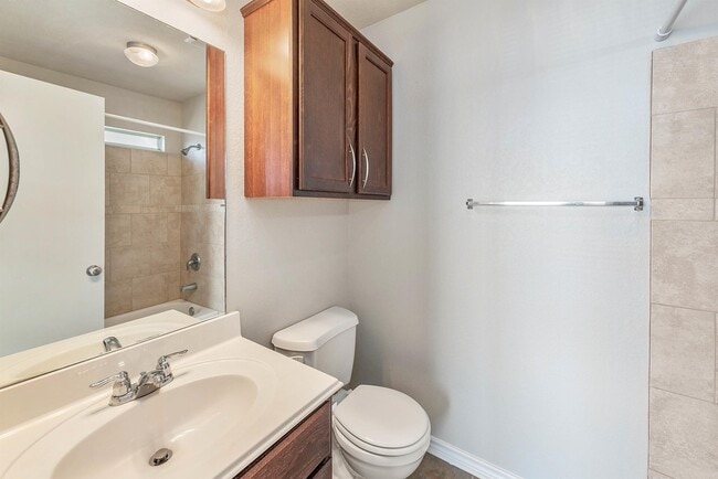 Building Photo - 2939 McLaren Dr