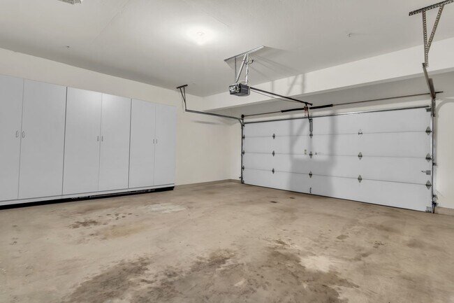 Building Photo - 10 Clearwater Cove