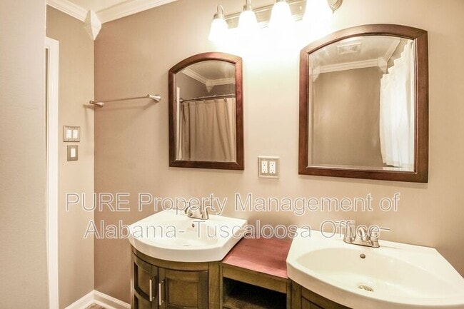 Building Photo - 3001 Green Grove Cir NE