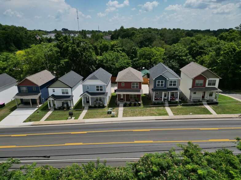 Front Streetscape - 704 Crossland Ave