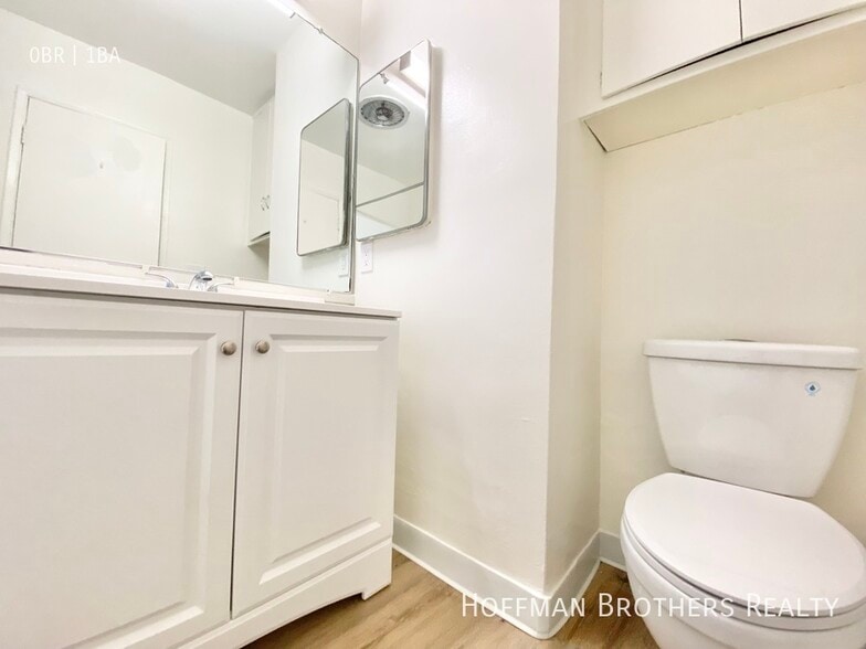 Building Photo - 1140 N Clark St