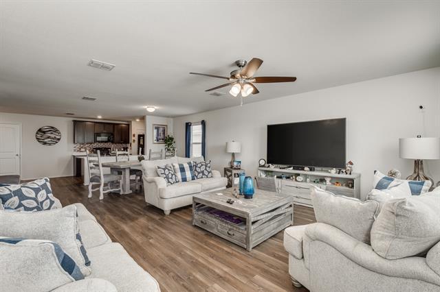 Building Photo - 461 Falling Star Dr