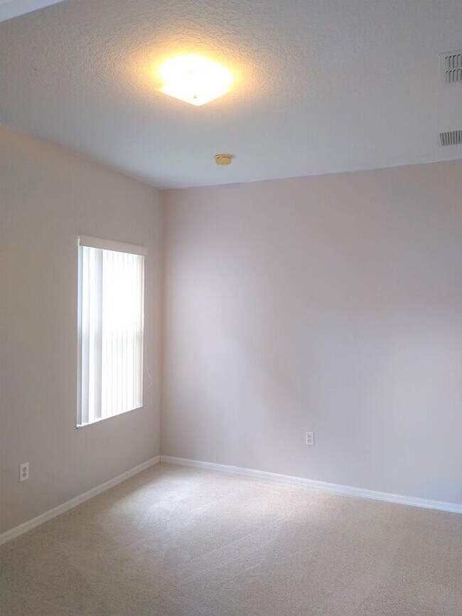 Building Photo - Single Family Home in Poinciana