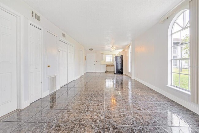 Building Photo - 313 Dirksen Dr