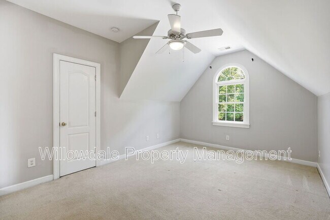 Building Photo - 223 Kinvara Ct