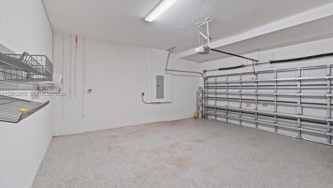 Building Photo - 8610 Lakeside Bnd
