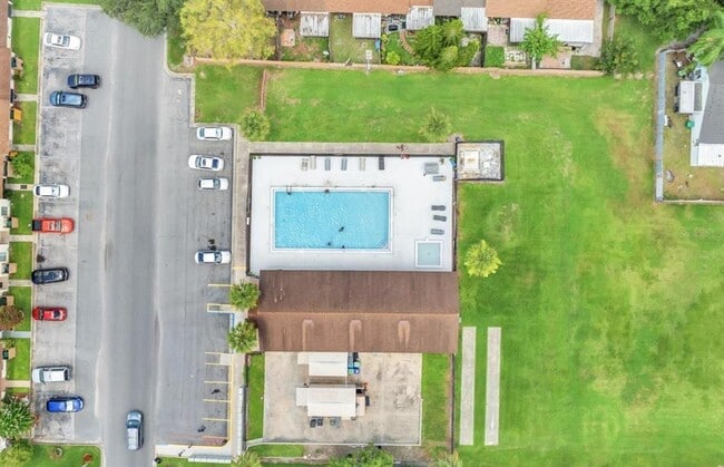 Building Photo - 1321 Fettler Way
