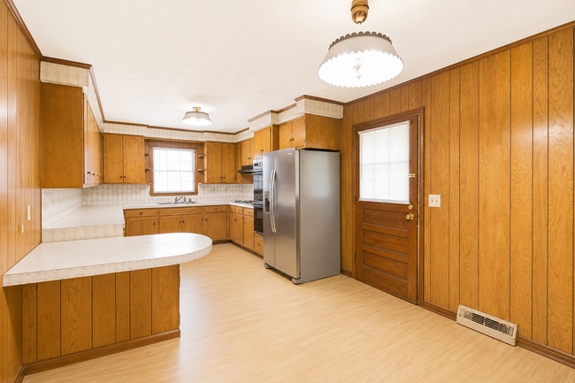 Building Photo - 3-Bedroom Home with Finished Basement, Garage & Huge Yard