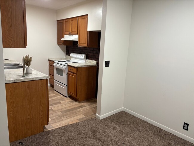 Building Photo - 625 S Austin St