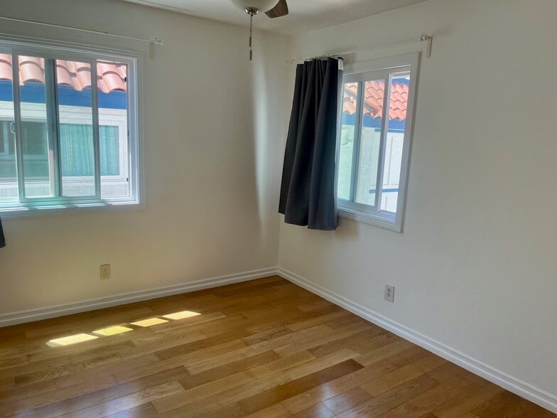 Bed 2 - 918 21st St