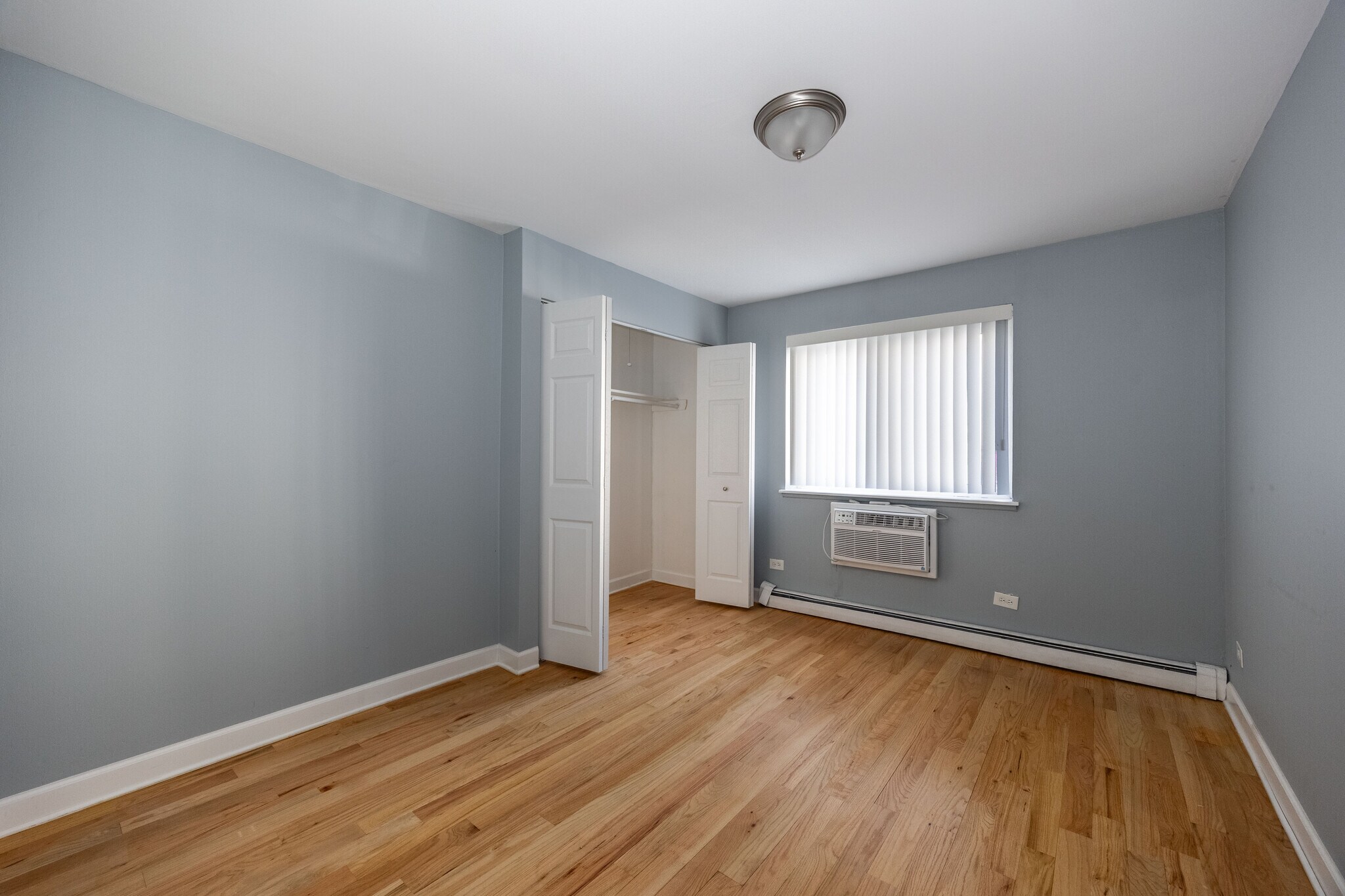 Building Photo - 656 W Grace St