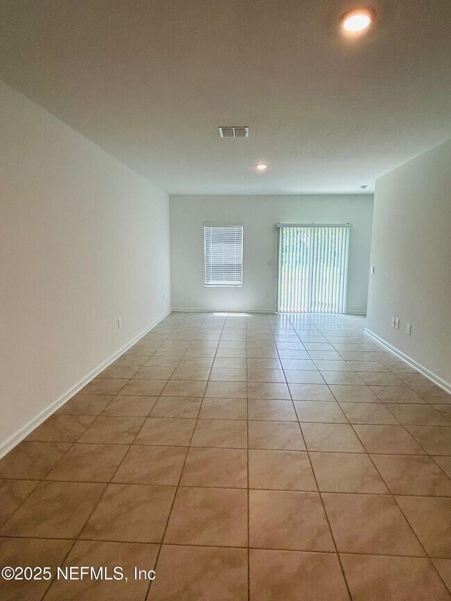 Building Photo - 206 Tidal Bch Ave