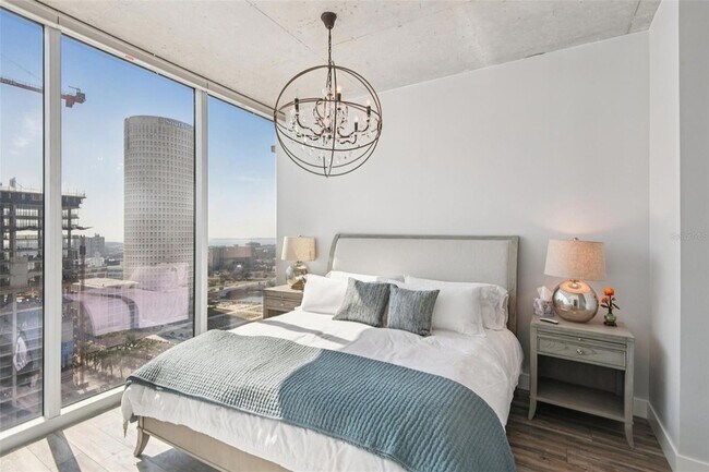 Building Photo - 777 N Ashley Dr