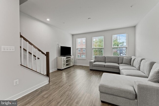 Building Photo - 224 S Newkirk St