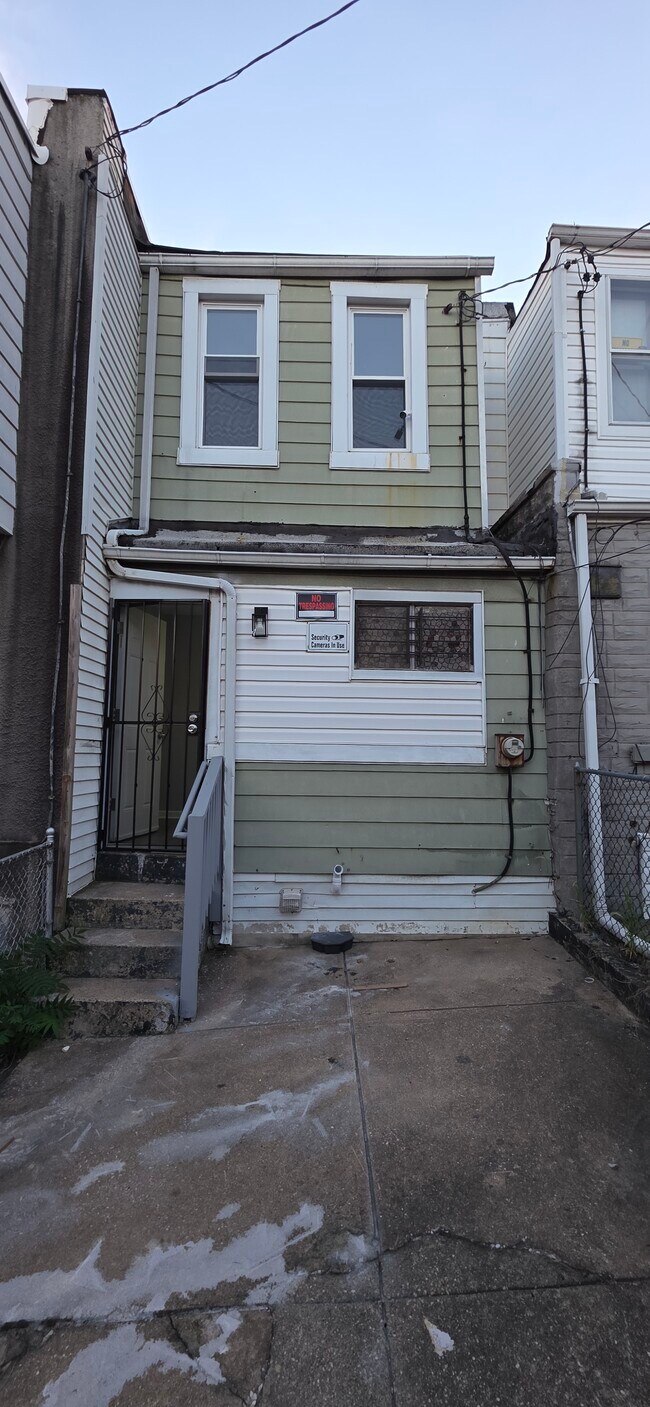 Building Photo - 203 N Curley St