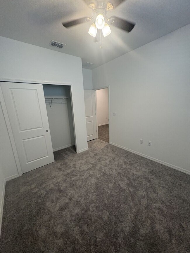 Building Photo - New construction!!