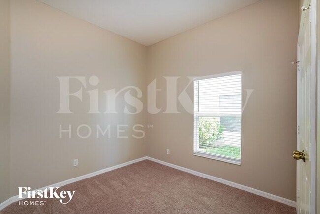 Building Photo - 8233 Silver Birch Way
