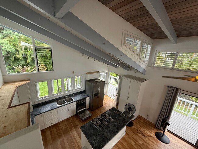 Building Photo - $3,800 / 3 bedroom, 2 bath, multi-level ho...