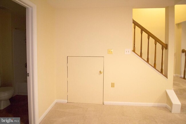 Building Photo - 5339 Buxton Ct