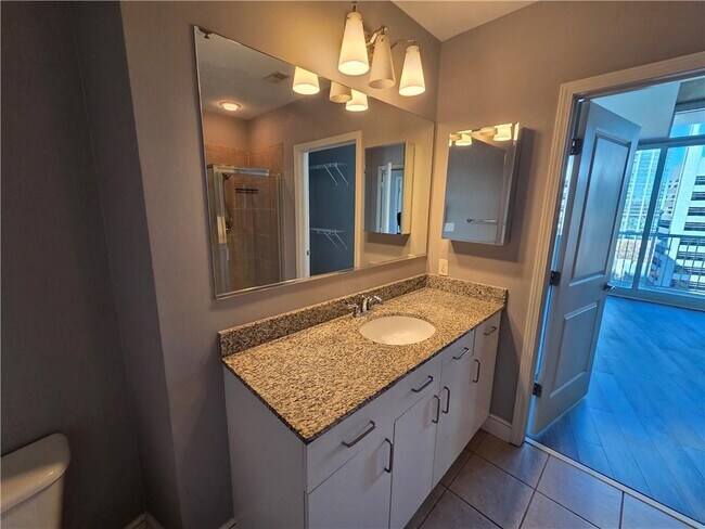 Building Photo - 44 Peachtree Pl NE