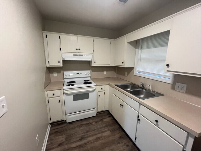 Building Photo - 36 Crosswinds Rd