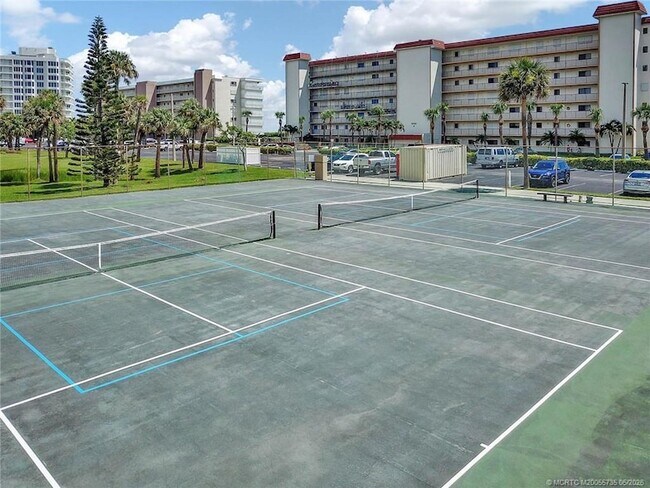 Building Photo - 10102 S Ocean Dr