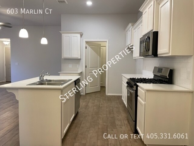 Building Photo - 603 Marlin Ct