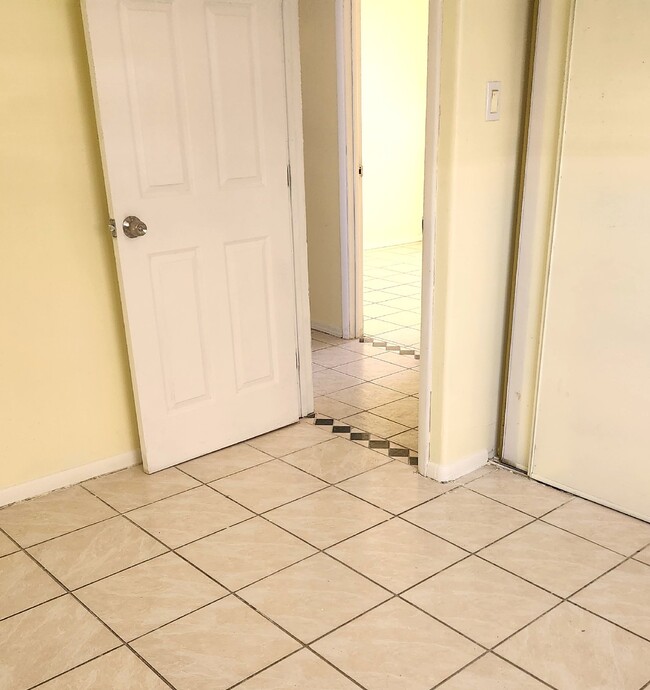 Building Photo - 4 BEDROOM SINGLE FAMILY HOME FOR LEASE PHOENIX