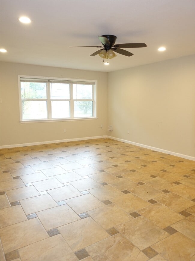 Building Photo - 1038 Cottage Oak Ln