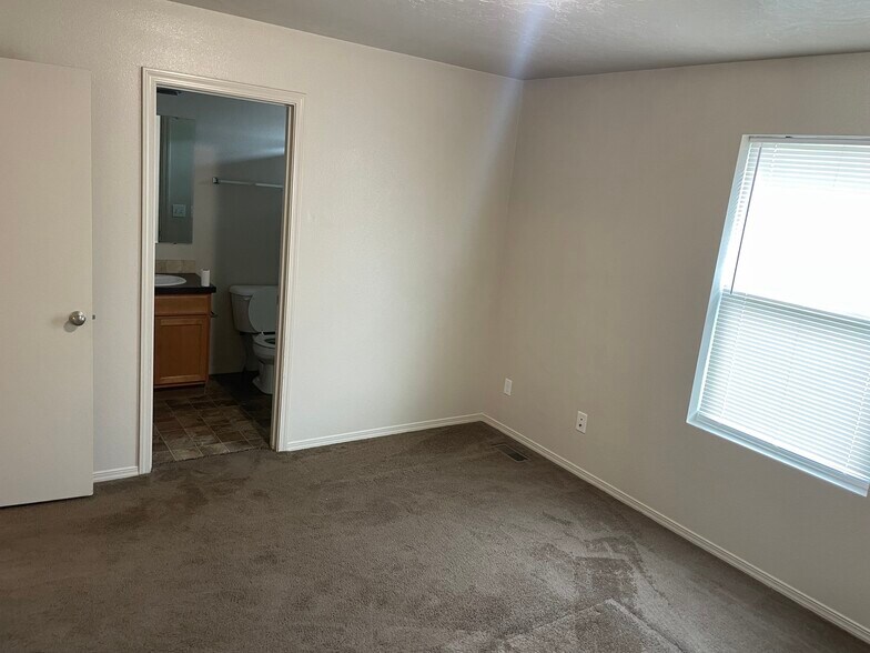 Building Photo - 13710 Key west St.