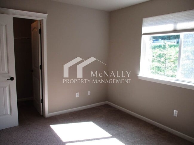 Building Photo - Lovely 4 bedroom 3 bath home in South Kitsap