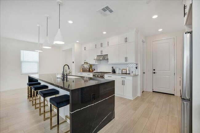 Primary Photo - Have you outgrown the noise and the traffi...