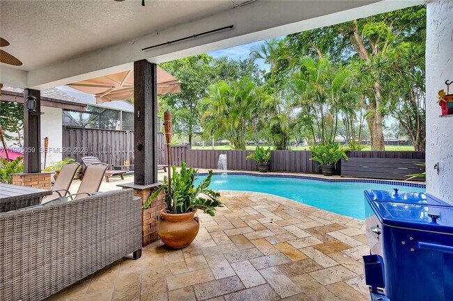 Building Photo - 1610 W Sandpiper Cir