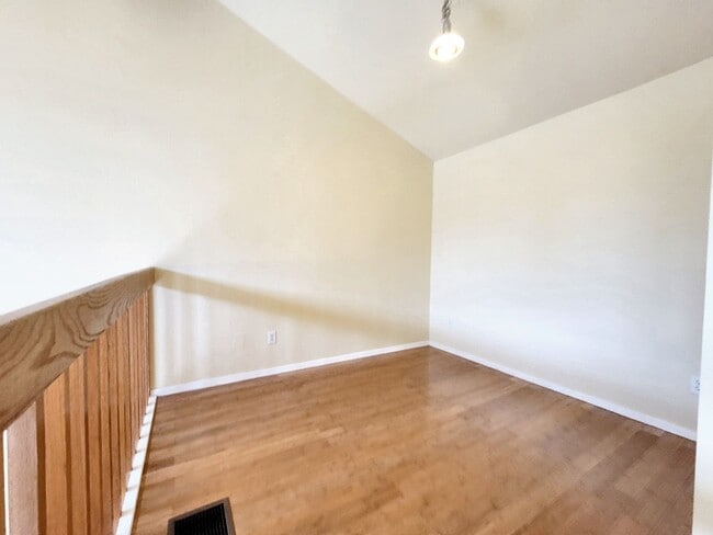 Building Photo - Modern and Cozy 2/BR 2/BA Home in Gated Co...