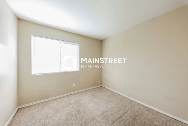 Building Photo - 3 Bedroom Pet-Friendly Home in Phoenix, AZ with Main Street Renewal