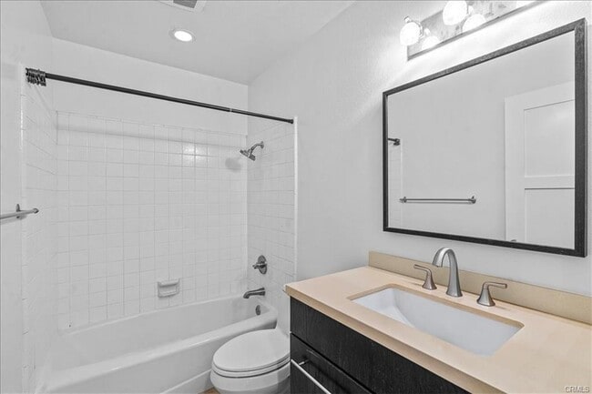 Building Photo - 15062 Lorenat St