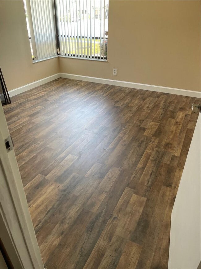 Building Photo - 5512 N Park Rd