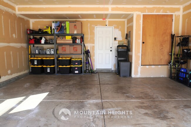 Building Photo - 10983 Sunup Way