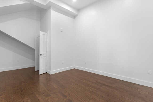 Building Photo - 133 Boardman St